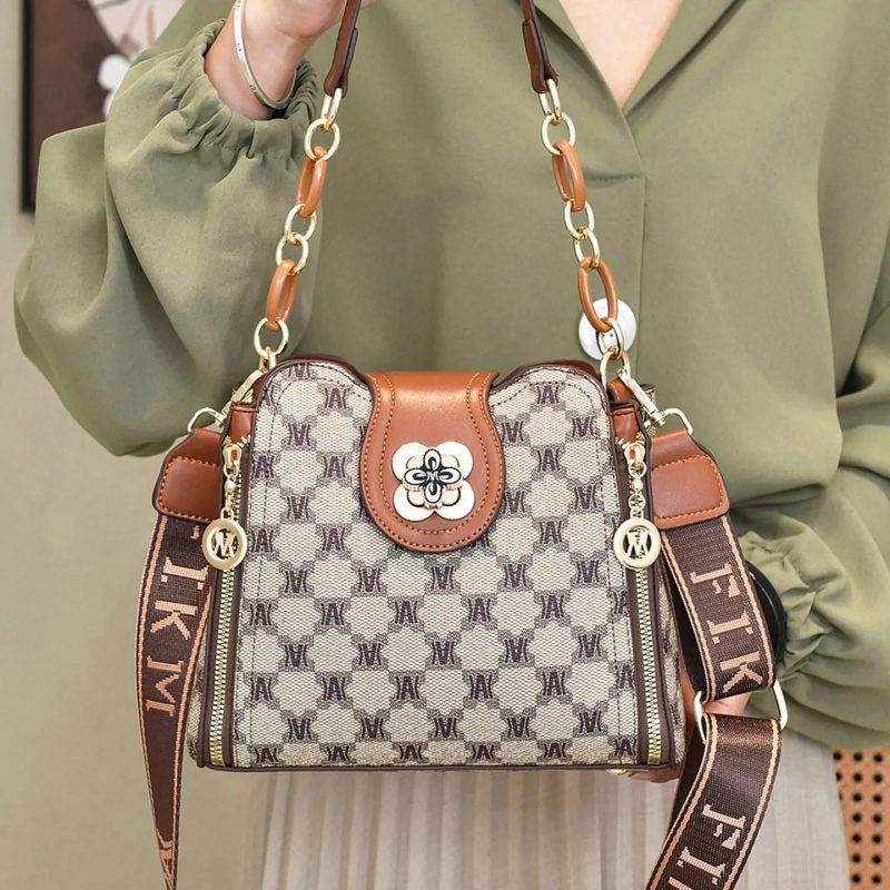 vintage letter printed shoulde - огляд і ціна Women Bags Work